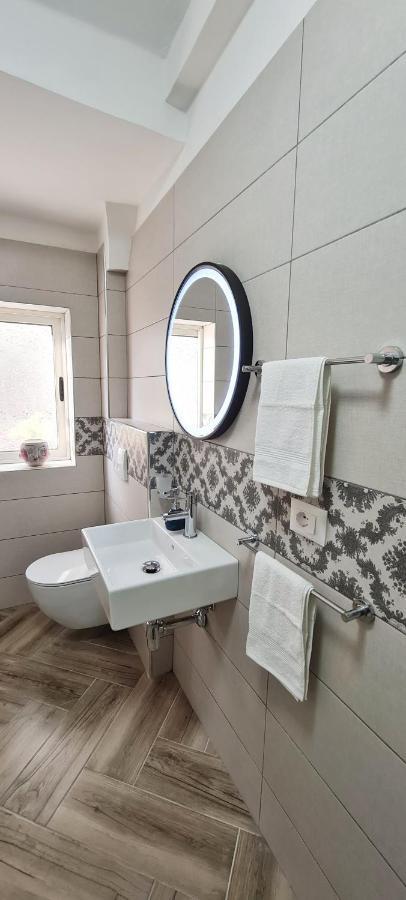 Apartament 2V1 - Blloku Zy Tirana Zewnętrze zdjęcie
