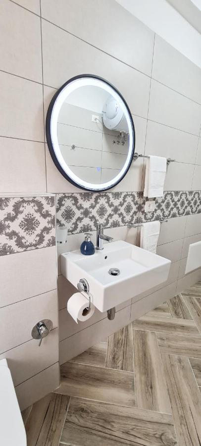 Apartament 2V1 - Blloku Zy Tirana Zewnętrze zdjęcie