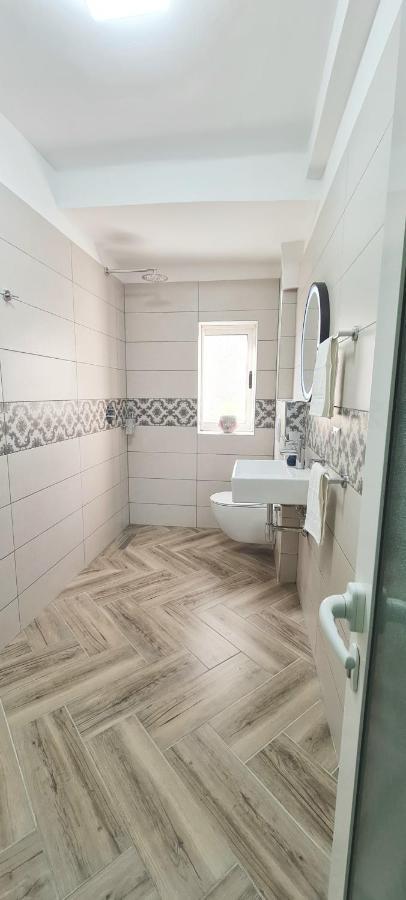Apartament 2V1 - Blloku Zy Tirana Zewnętrze zdjęcie